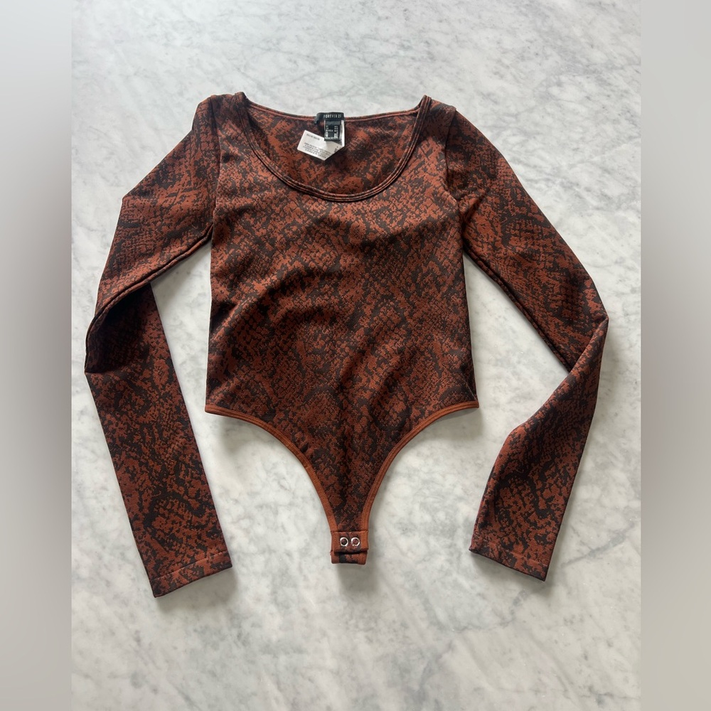 NEW F21 SNAKE 🐍 PRINT BODYSUIT NWT